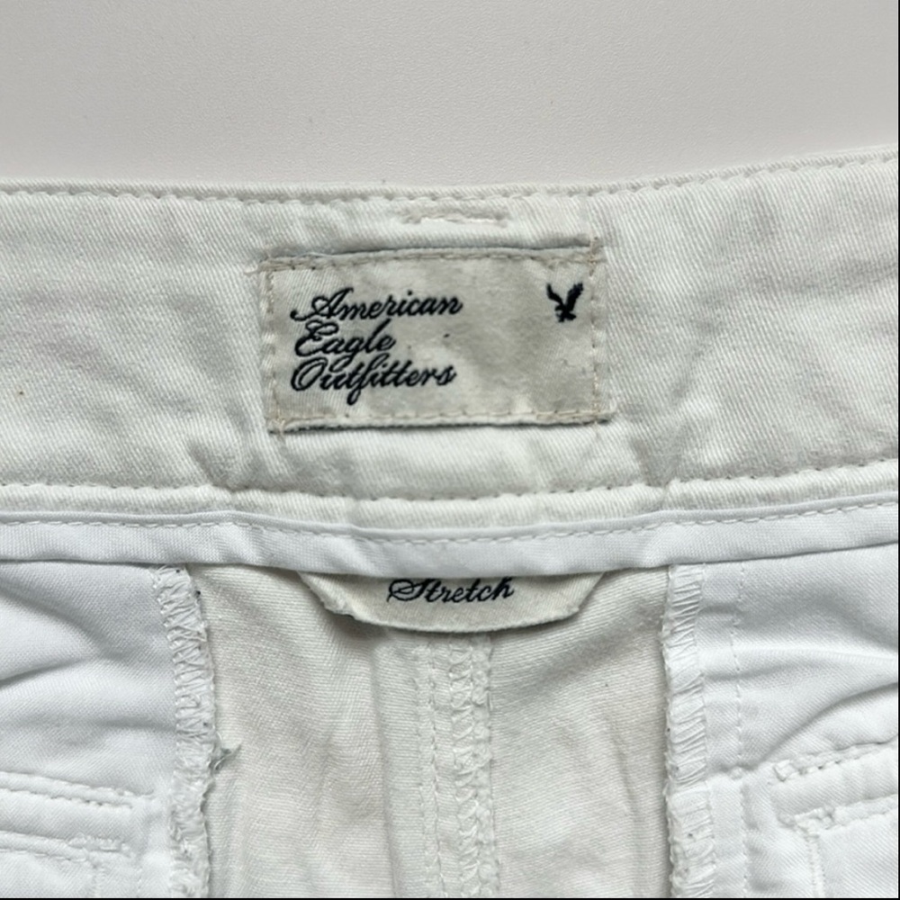 AMERICAN EAGLE OUTFITTERS | Chino Shorts | White  | Size 8 - Picture 4 of 11